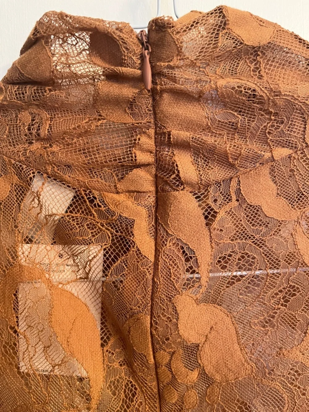 NWT H&M Sheer Lace Twist-Front Long-Sleeve Top in Rust - Picture 3 of 5